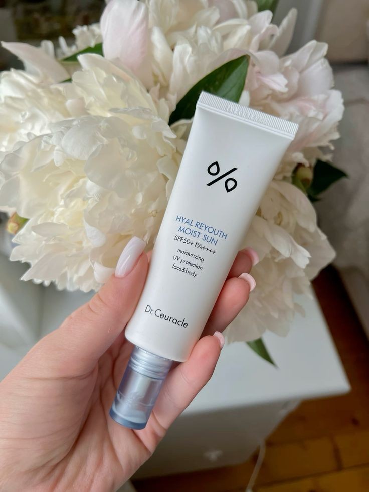 Dr. Ceuracle Hyal Reyouth Moist Sun SPF50 + PA++++ (50ml) 3