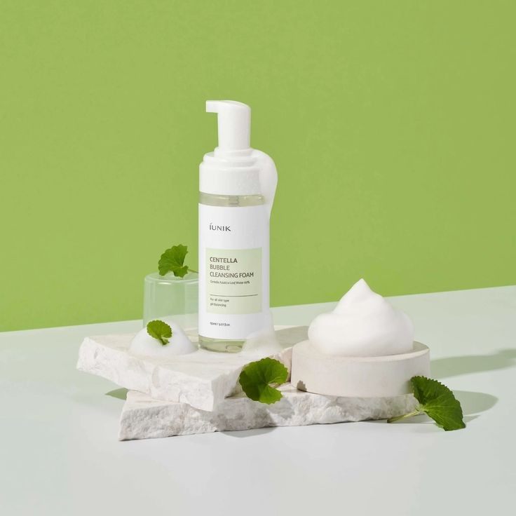 iUNIK Centella Bubble Cleansing Foam (150ml) 2