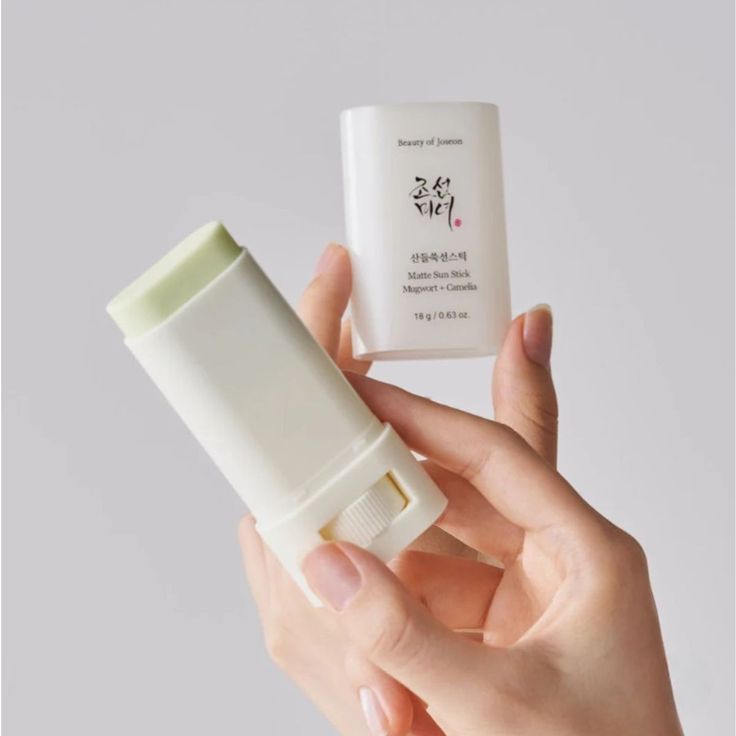 Beauty of Joseon Matte Sun Stick Mugwort + Camilia SPF50 PA++++b (18g) 3
